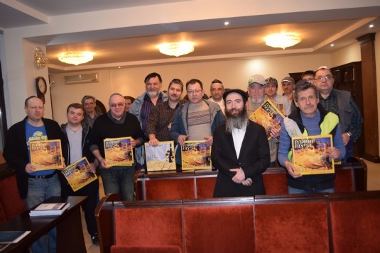 כל אברכי הכולל מוכנים לחג הפסח